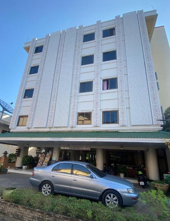 Thana Hotel & Guesthouse Hotel in Chiang Mai