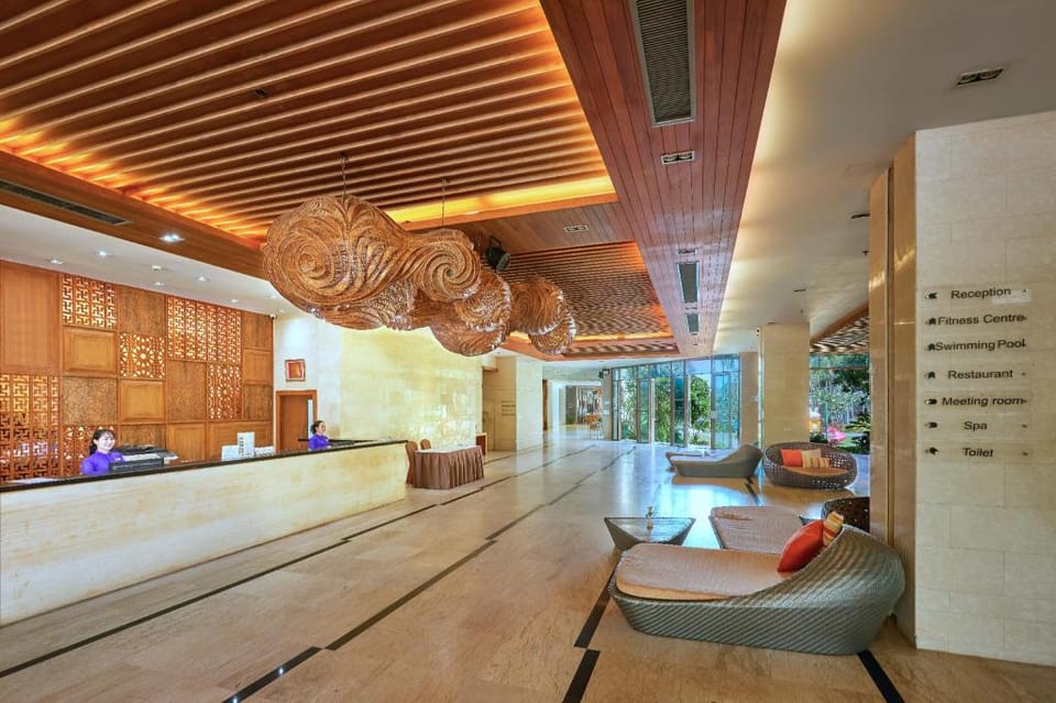 Welcome World Beach Resort & Spa Hotel in Pattaya City