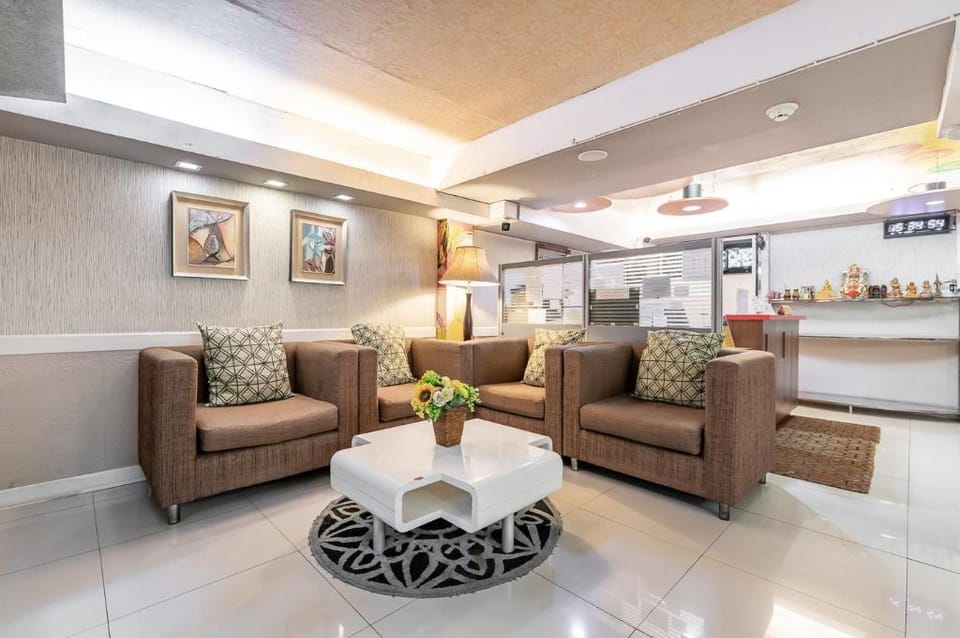 The Richy Place Bed and Breakfast in Bangkok