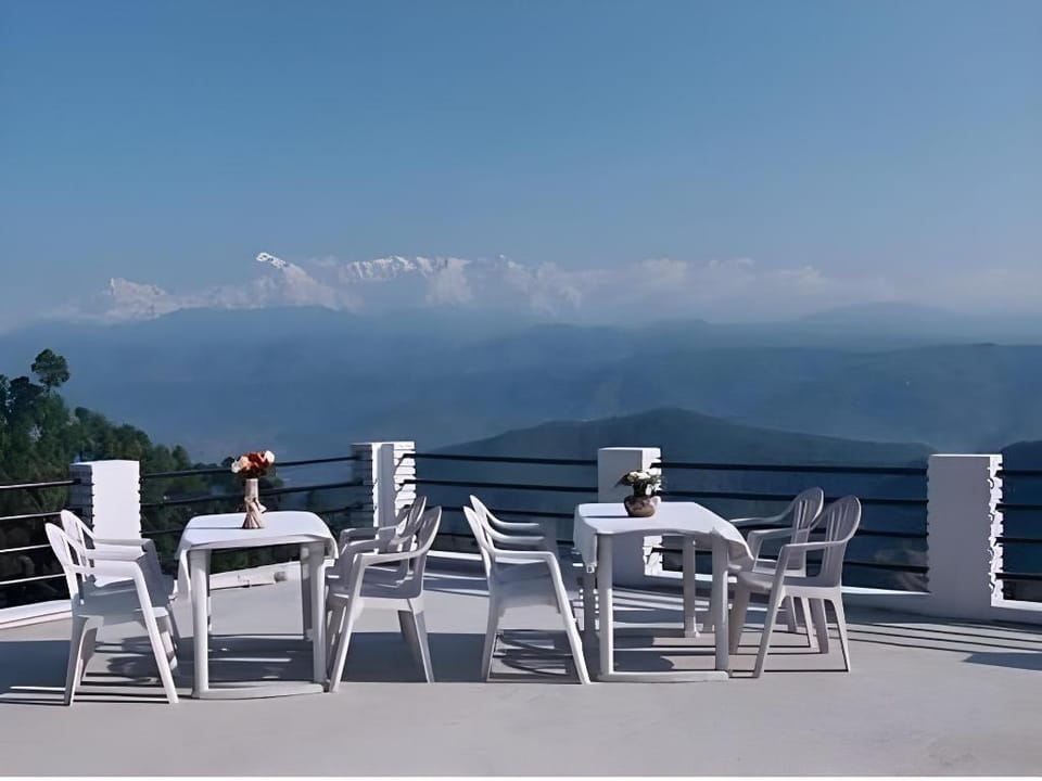 Sun N Snow Inn Kausani by Leisure Hotels Hotel in Uttarakhand