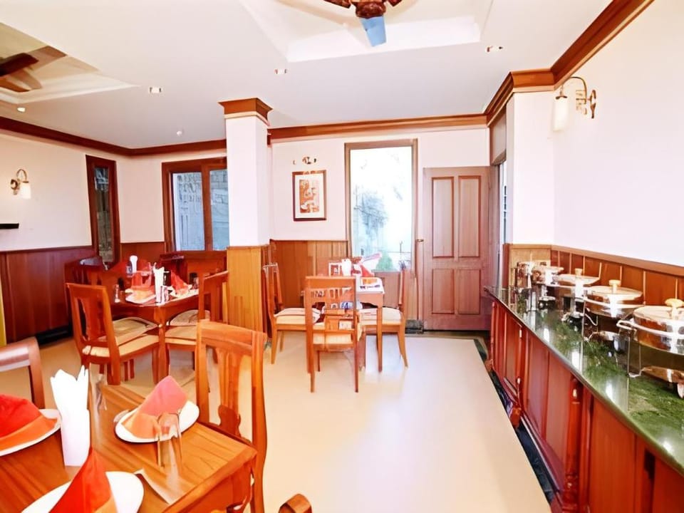 Sun N Snow Inn Kausani by Leisure Hotels Hotel in Uttarakhand