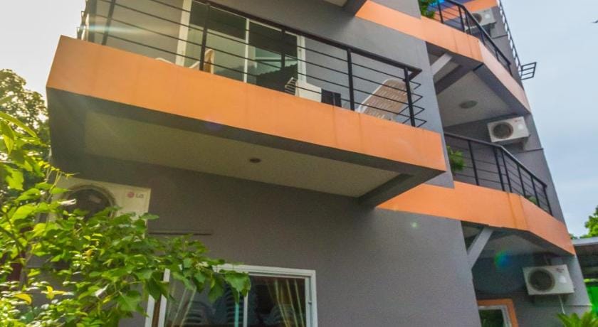 Baan Yuyen Karon Guesthouse Bed and Breakfast in Phuket