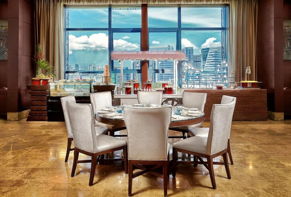 Quest Plus Filinvest City Manila Hotel in Muntinlupa