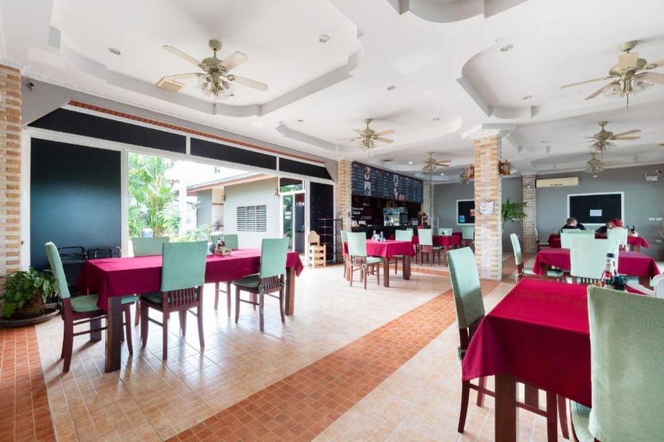 OYO 1131 Rendezvous Resort and Restaurant Hotel in Pattaya City