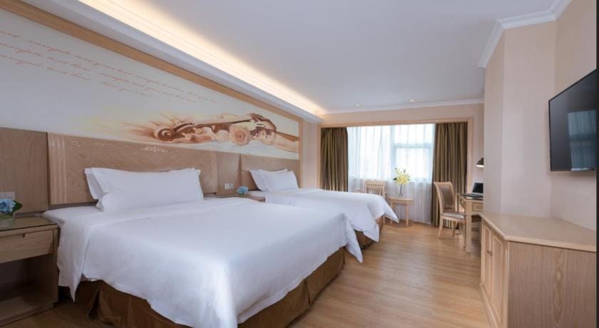 Vienna Hotel Shenzhen Nanshan Shekou Bay Hotel in Hong Kong