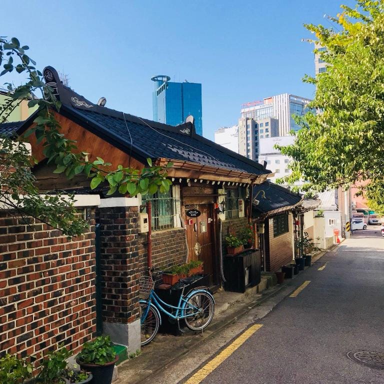 ICOS Hanok Guesthouse 1 for Female Bed and Breakfast in Seoul