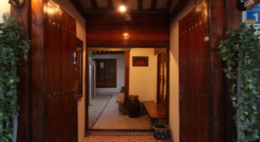 ICOS Hanok Guesthouse 1 for Female Bed and Breakfast in Seoul