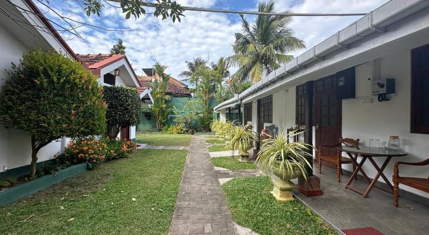Hamilton House Bed and Breakfast in Negombo