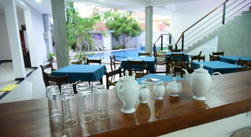 Di Sicuro Inn Bed and Breakfast in Hikkaduwa