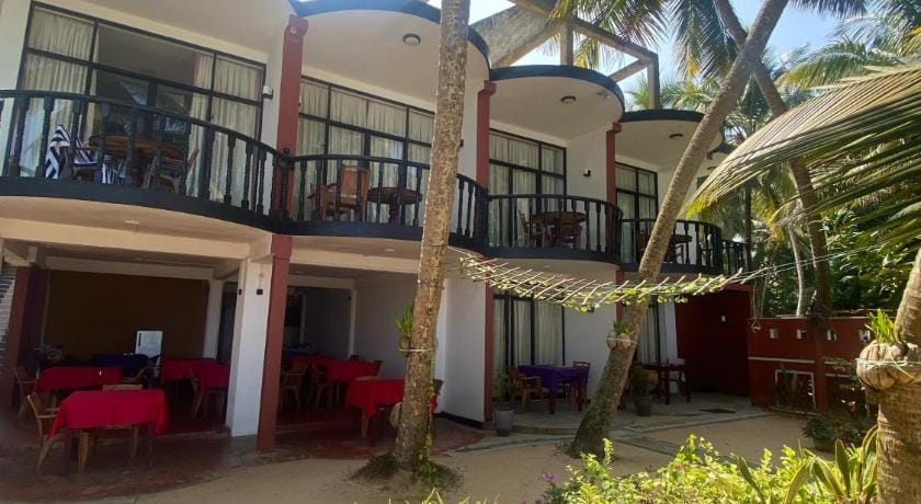 WASANA Beach Hotel & Restaurant Hotel in Western Province
