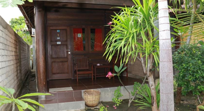 Alexyane Paradise Bungalow Campground/ 
RV Resort in Pemenang