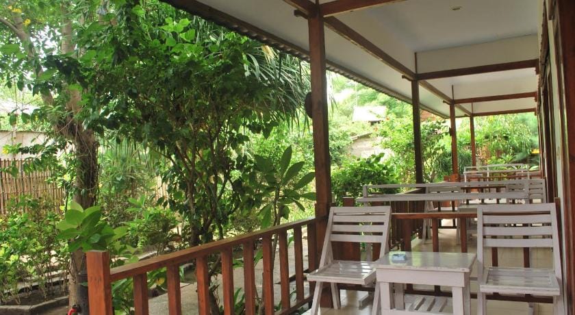 Gili Smile Bungalow Bed and Breakfast in Pemenang