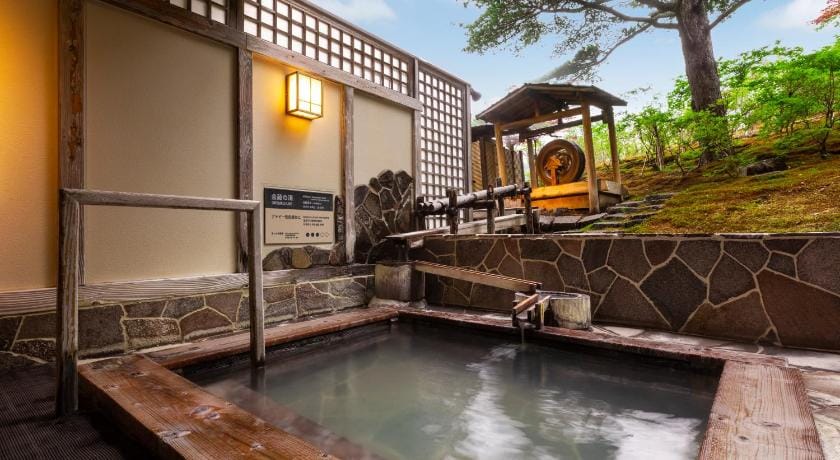 Noboribetsu Onsen Dai-ichi Takimotokan Hotel in Hokkaido Prefecture