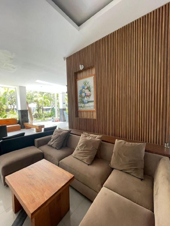 Central Inn Senggigi Hotel in Batu Layar