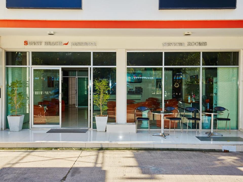 Sunny Beach Residence Bed and Breakfast in Pattaya City