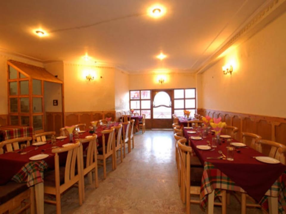 Clifftop Club Hotel in Uttarakhand