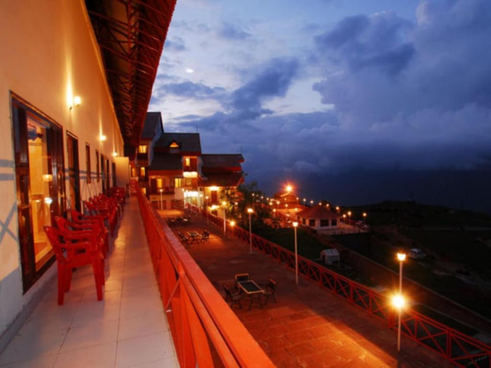 Clifftop Club Hotel in Uttarakhand