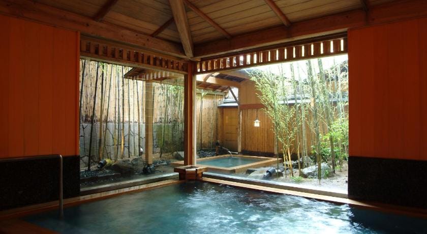 Kinosaki Onsen Nishimuraya Honkan Ryokan in Hyogo Prefecture