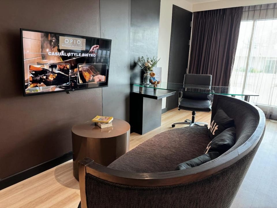 Golden Tulip Mandison Suites (SHA Plus) Hotel in Bangkok