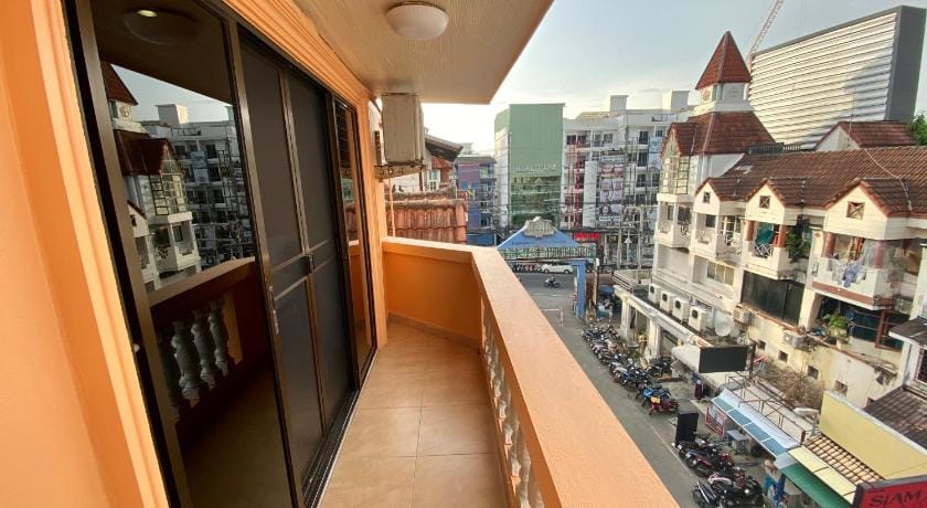 Star Guesthouse Bed and Breakfast in Patong