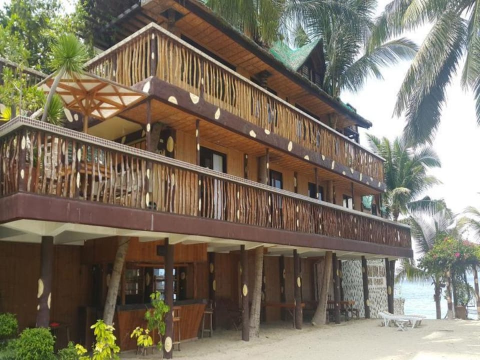 Bamboo House Beach Lodge & Restaurant Hotel in Puerto Galera
