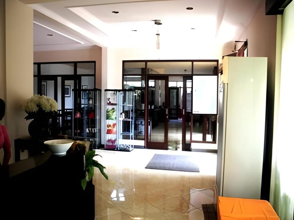 Nirwana Suites Hotel in Denpasar