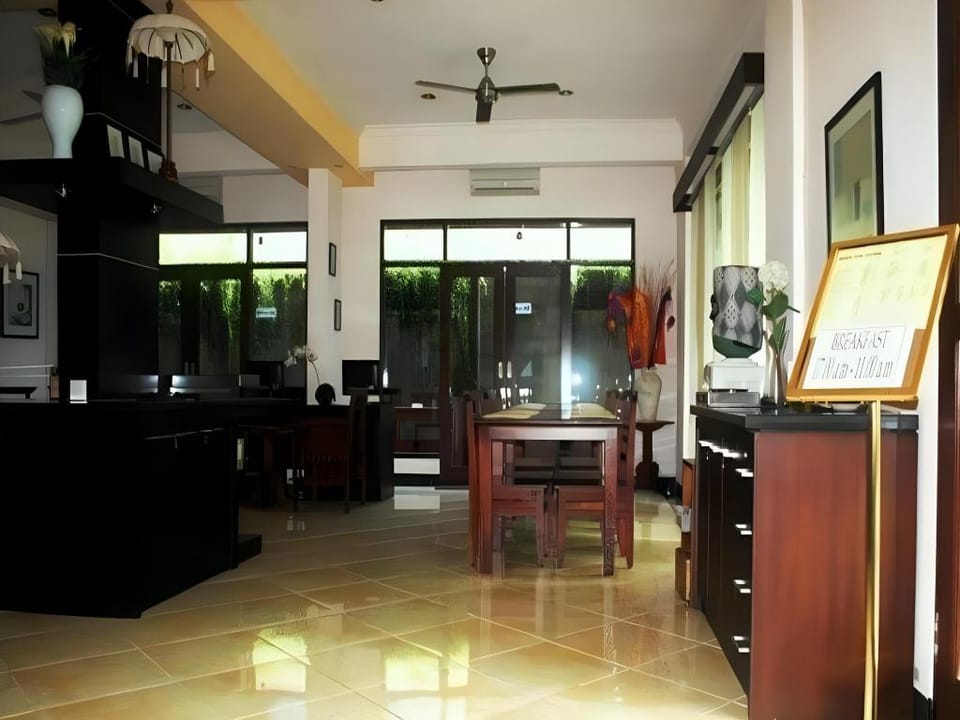 Nirwana Suites Hotel in Denpasar