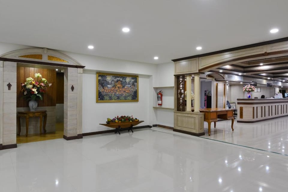 Nice Palace Hotel Bed and Breakfast in Bangkok