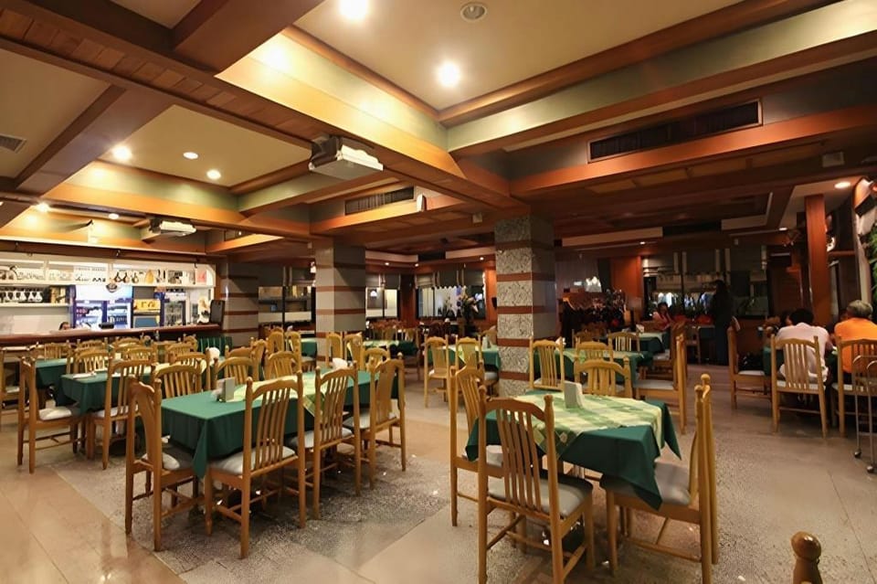 Raya Grand Hotel. Hotel in Laos
