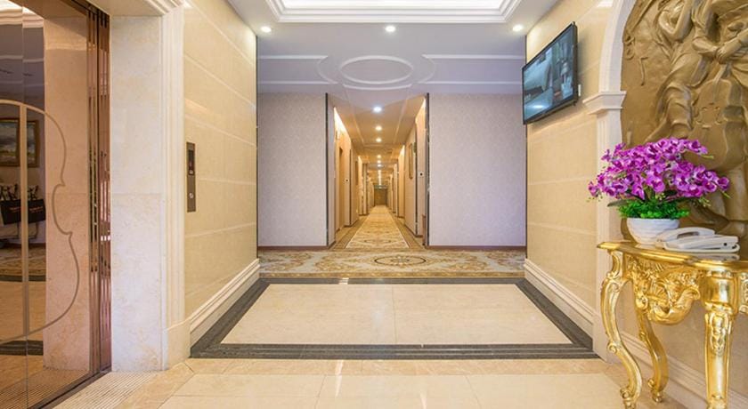 Vienna 3 Best Hotel Guangzhou Takecun Metro Station Bazhou Exhibition Center Hotel in Guangzhou