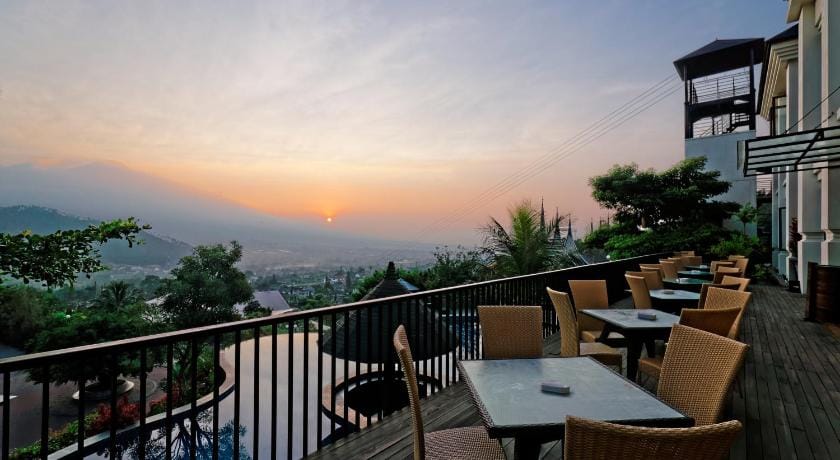 Jambuluwuk Convention Hall & Resort Batu Resort in Batu