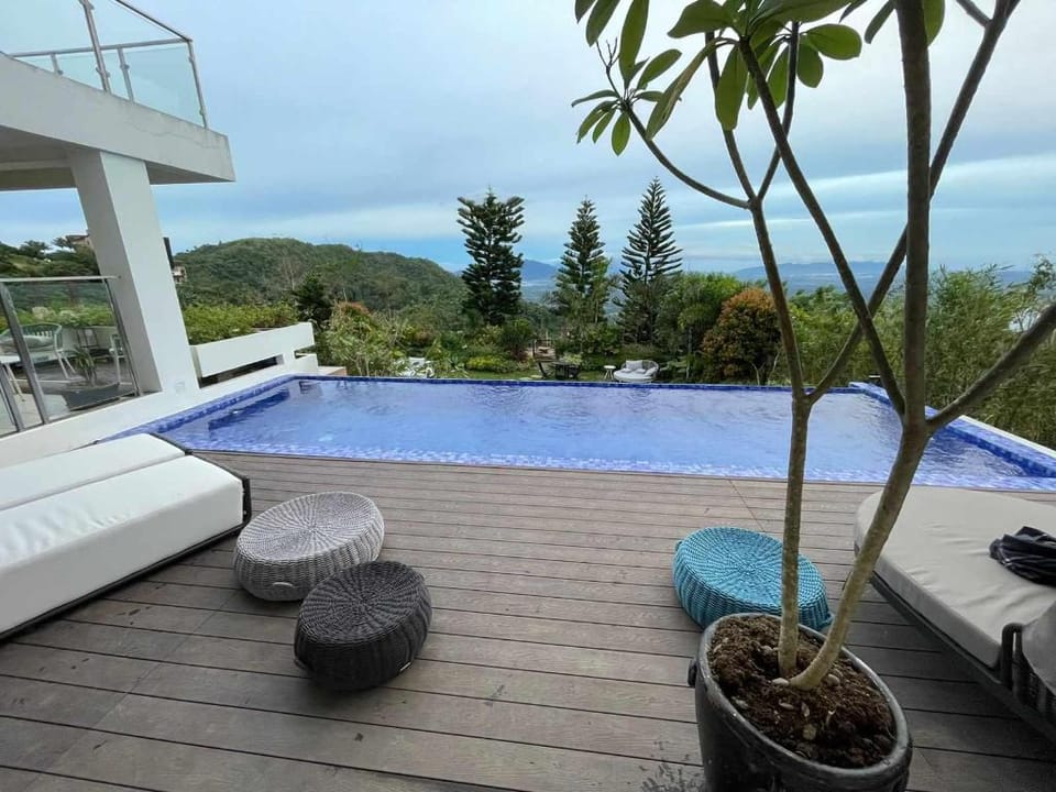8 Suites By Fat Jimmy'S Hotel in Tagaytay