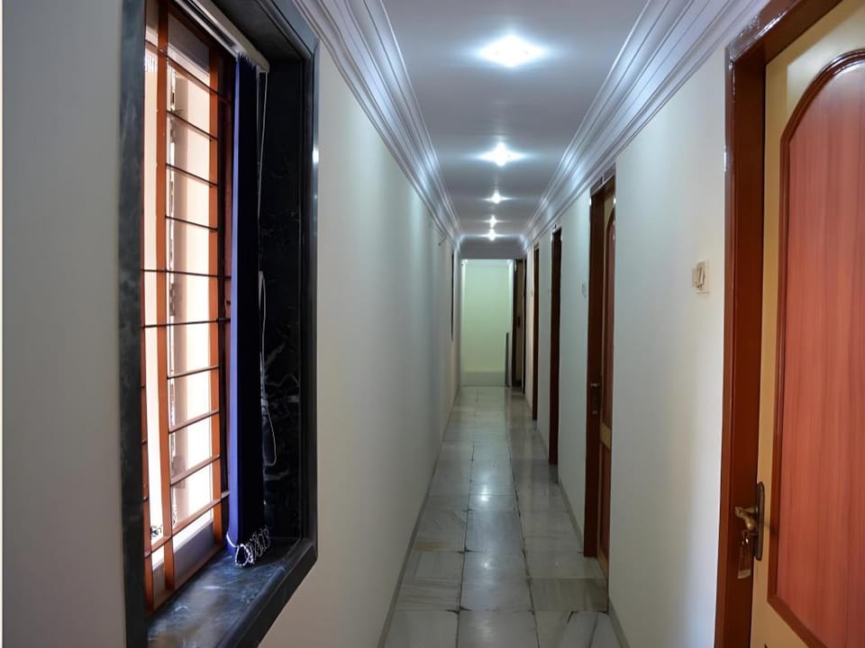Hotel New Deepak Hotel in Mumbai