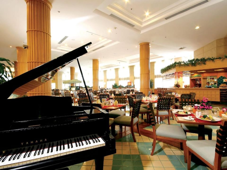 Jomtien Palm Beach Hotel And Resort Hotel in Pattaya City