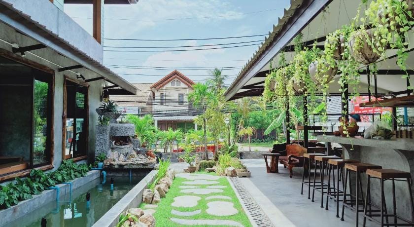 Baan Sala Lung Dam Hotel Resort in Ko Samui
