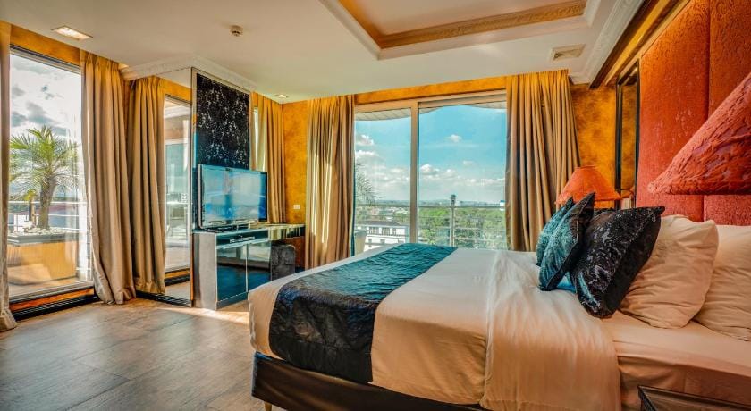 Fields Plaza Suites Condo-Hotel Apartment hotel in Angeles