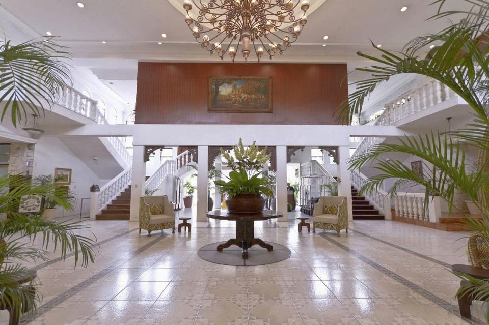 Montebello Villa Hotel Hotel in Cebu City