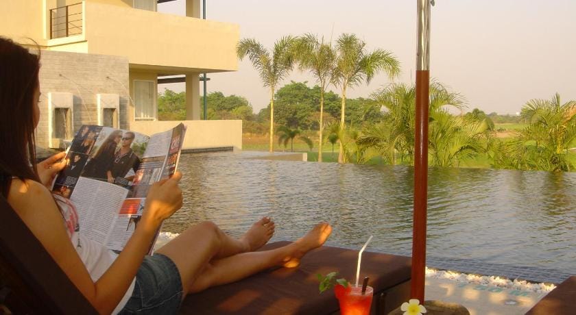 Uniland Golf & Resort Hotel in Thailand