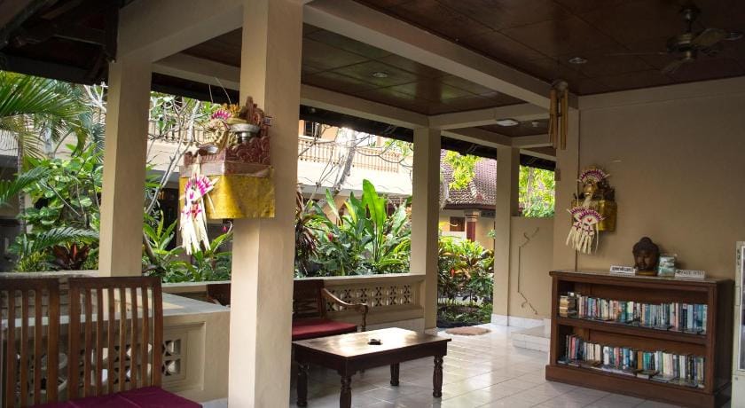 Flamboyan Hotel Bali Bed and Breakfast in Kuta