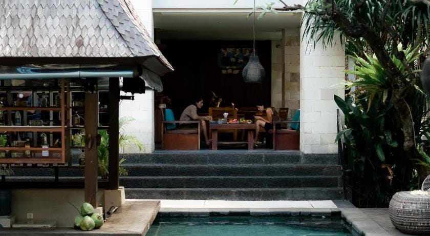 Fourteen Roses Beach Hotel Hotel in Kuta