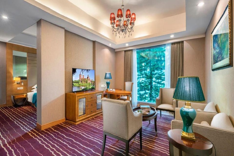 Country Garden Phoenix Hotel Foshan Resort in Guangzhou