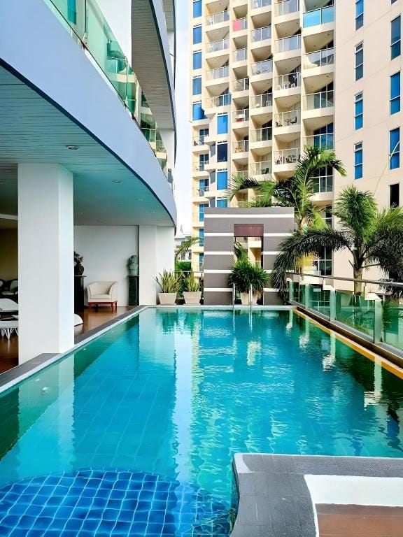 Royal Beach View Suites Hotel in Pattaya City