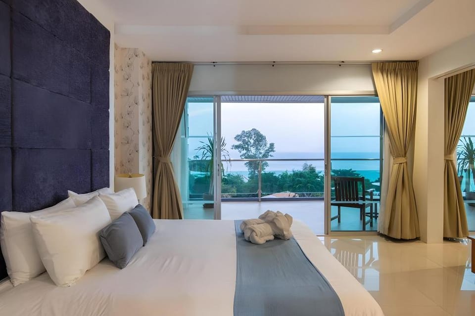 Royal Beach View Suites Hotel in Pattaya City