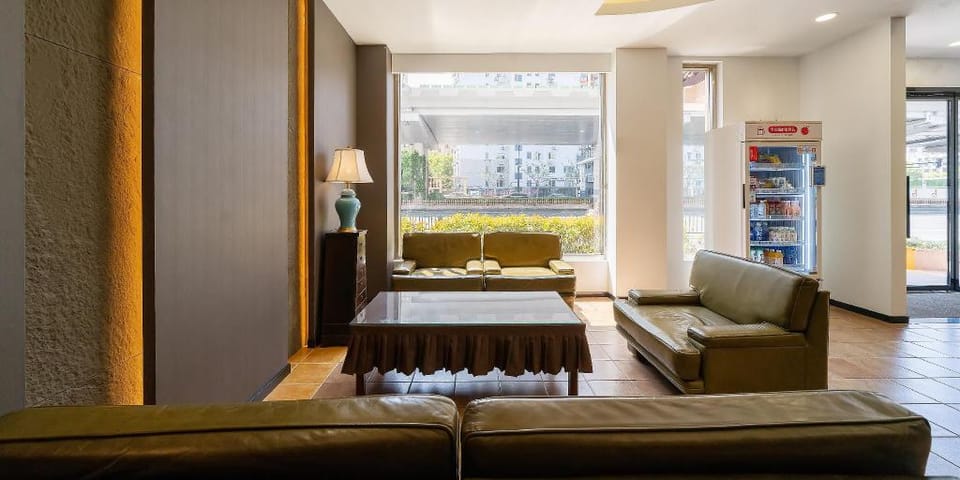 Baolong Homelike Shanghai Railway Station Branch Hotel in Shanghai