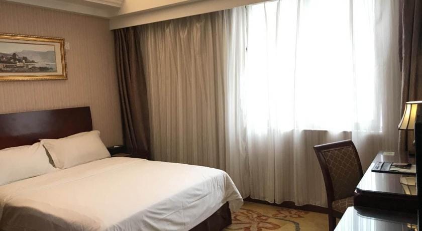 Vienna Hotel Silver Lake Branch Hotel in Shenzhen