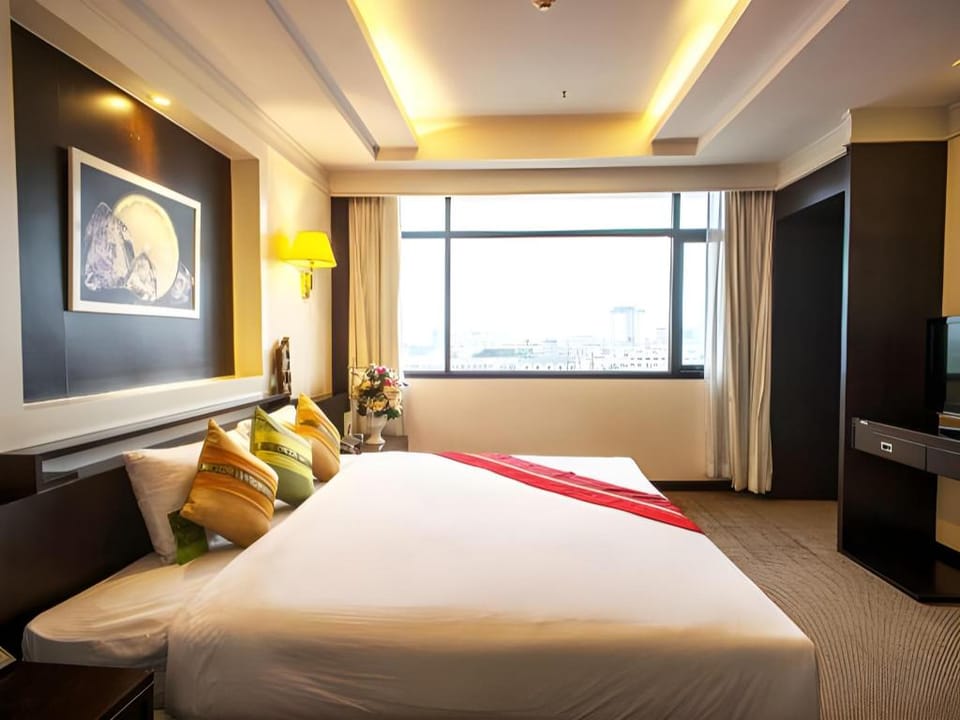 Ayutthaya Grand Hotel Hotel in Laos