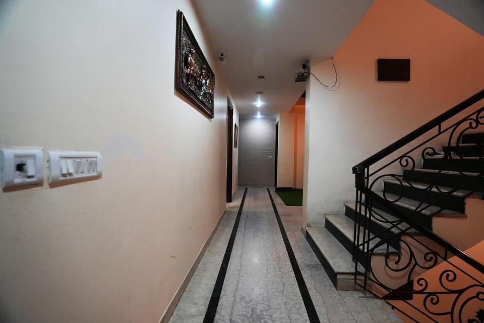 Hotel S & B East Inn Hotel in New Delhi