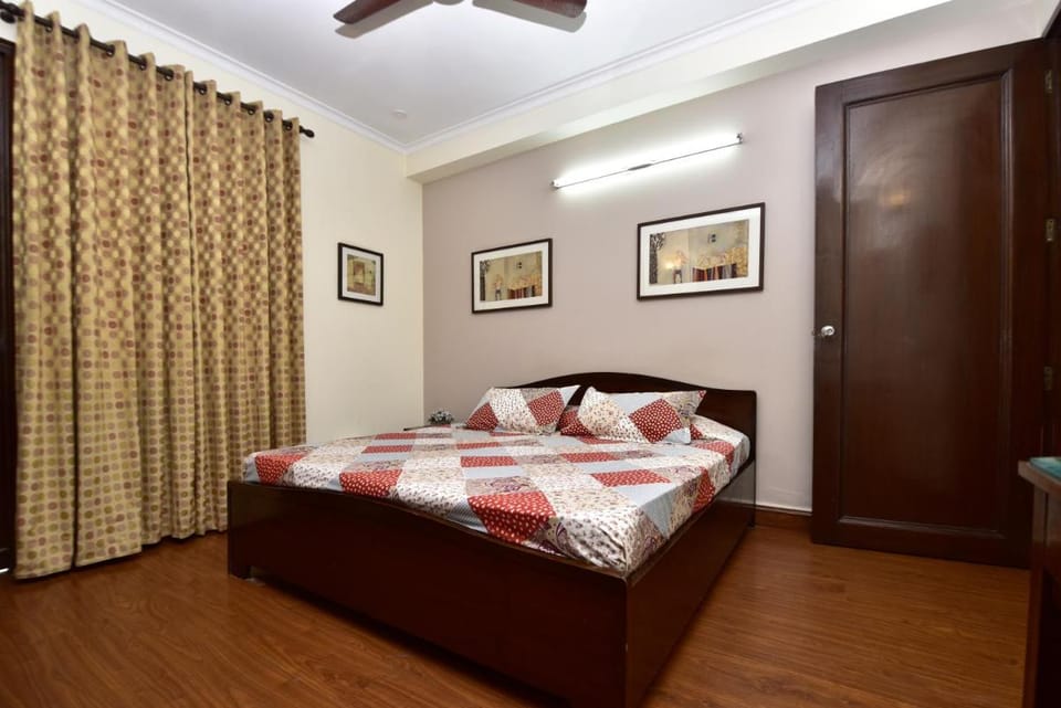 2BHK Comfortable Furnished Serviced Apartments in Hauz Khas - Woodpecker Apartments Inn in New Delhi