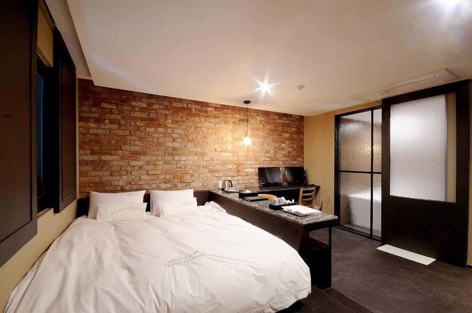 Queens Hotel Seomyeon Busan Hotel in Busan