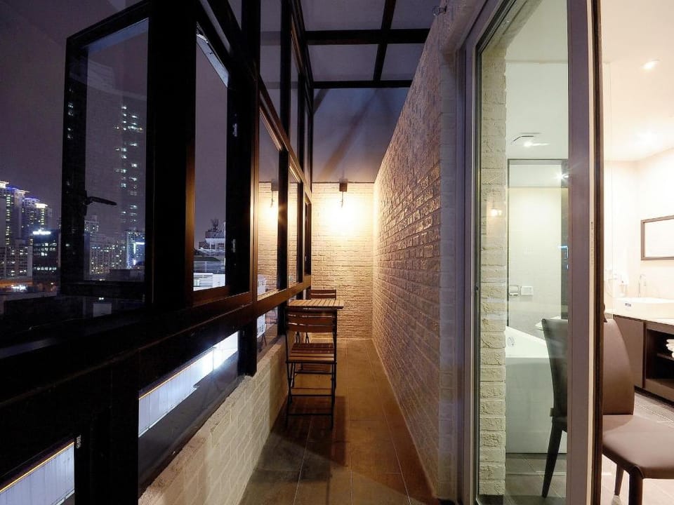 Queens Hotel Seomyeon Busan Hotel in Busan